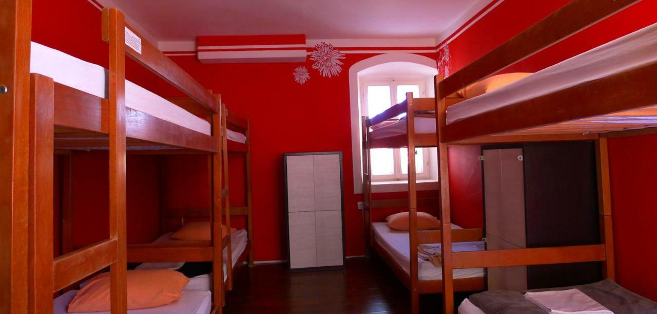 זאדאר The Mellow Monkey Hostel מראה חיצוני תמונה